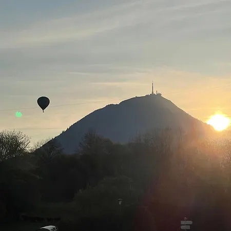 Appart' Cote Puy-De-Dome Orcines Exterior photo